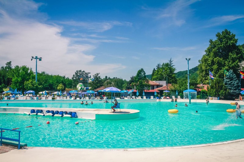 foto piscina onde Bolle Blu Parco acquatico Borghetto Borbera